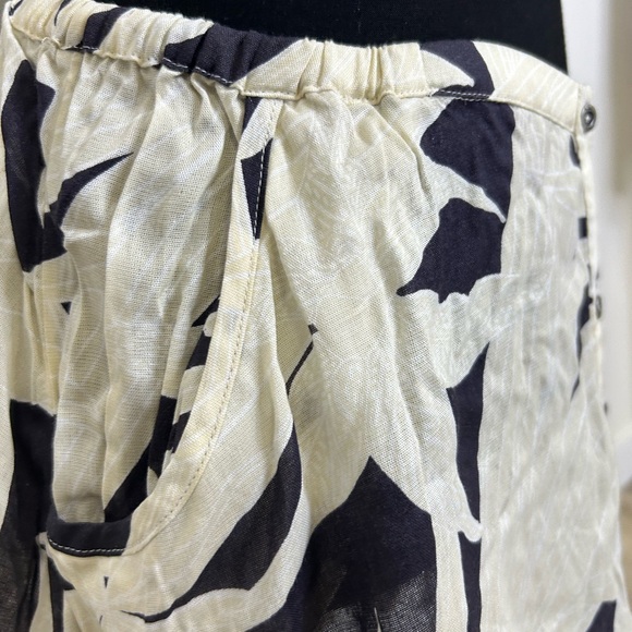 ◾️3/$25 Roxy Button Front Leaf Graphic Skirt - Picture 8 of 8